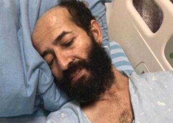 ماهر الأخرس يدخل يومه المائة مضرباً عن الطعام بين الحياة والموت