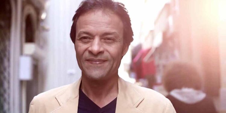 اعتقال خمسة من أقارب الفنان المصري المعارض هشام عبدالله