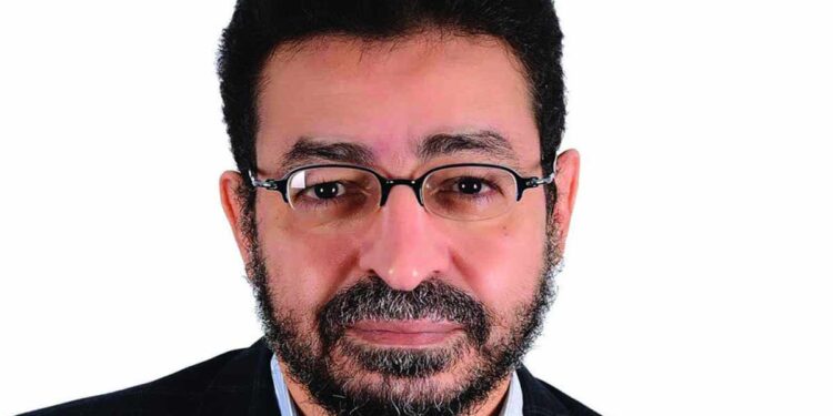 الصحافي عامر عبد المنعم
