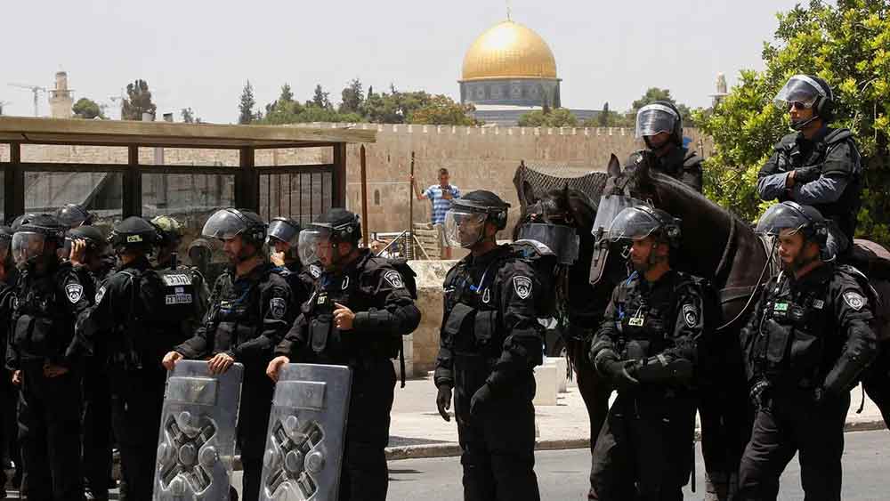 انتهاك حقوق الفلسطينيين الدينية