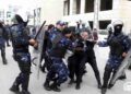 قوات الأمن الفلسطينية تعتدي على تظاهرات سلمية