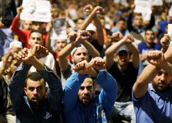 المغرب معتقلو رأي يعلقون إضرابهم عن الطعام