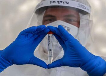 "إسرائيل" ملزمة بتوفير لقاح كورونا للفلسطينيين