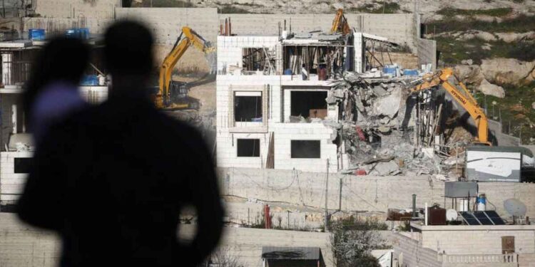 هدم 24 منزلا واعتقال 157 فلسطينياً خلال أسبوعين