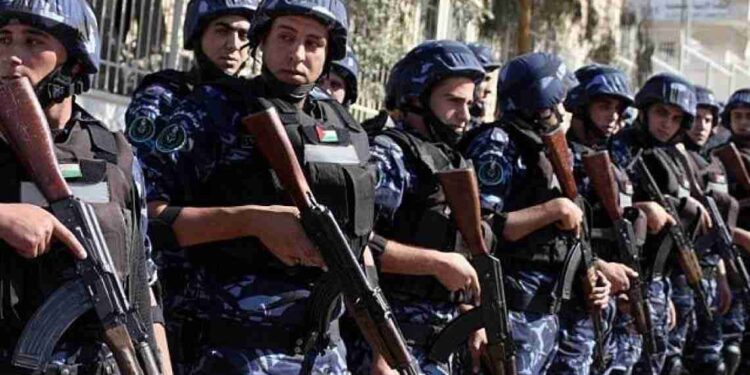 أجهزة أمن السلطة الفلسطينية تعتقل أم لثلاثة أطفال