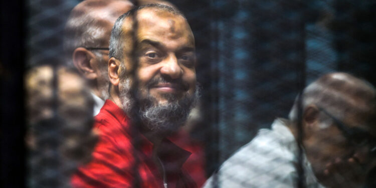 محمد البلتاجي يواجه الموت البطيء
