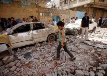 قتل ودمار ونزوح في اليمن