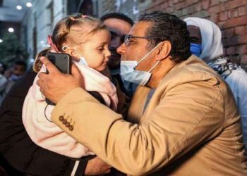السلطات المصرية تفرج عن الصحفي محمود حسين