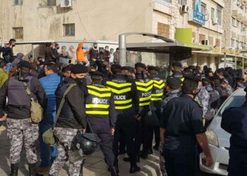 السلطات الأردنية تقمع وقفات احتجاجية سلمية