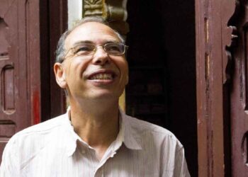 المغرب.. إفراج مؤقت عن “المعطي منجب” مع منعه من السفر