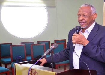 الأكاديمي السوداني "نافع علي"