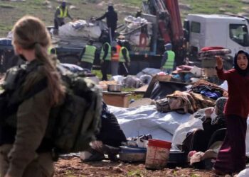 Israel destroys Palestinian village