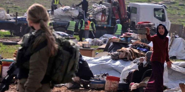 Israel destroys Palestinian village