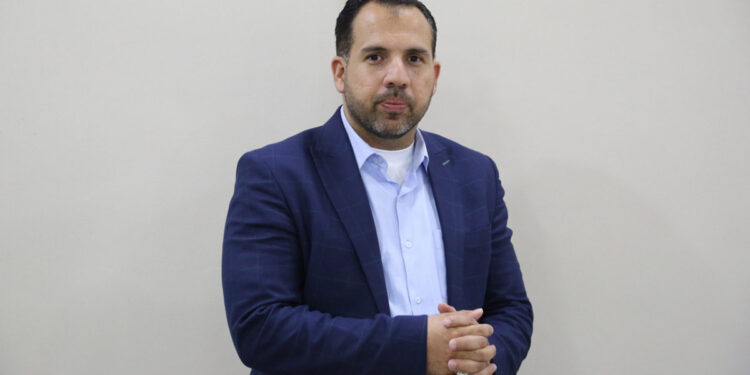 الصحفي الفلسطيني علاء الريماوي