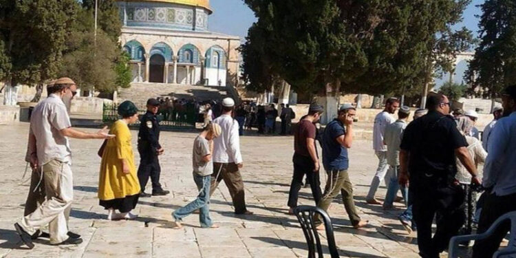 Settlers in Al-Aqsa Mosque