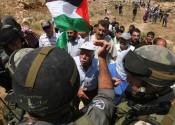 الاحتلال يقمع وقفة سلمية بالقدس