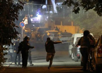 الاحتلال يتمادى في العدوان.. 25 قتيلاً بغزة