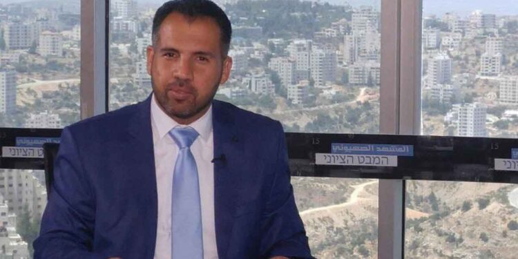 الريماوي يعلق إضرابه عن الطعام