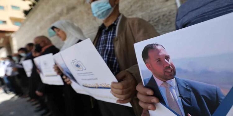 الصحفي الفلسطيني علاء الريماوي