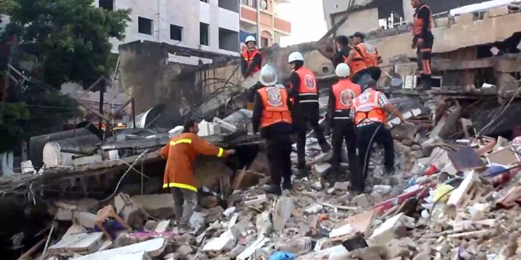 الغارات الإسرائيلية أدت إلى إخفاء معالم قطاع غزة