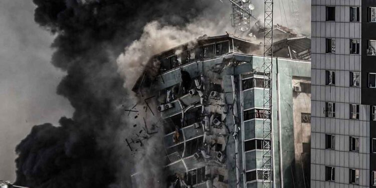 تضرر 10 آلاف وحدة سكنية في غزة
