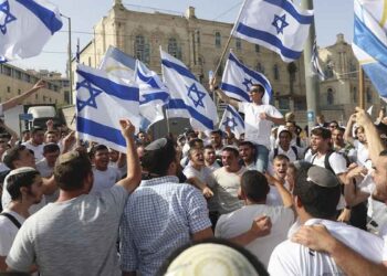 متطرفون يهود في مسيرة الأعلام في القدس المحتلة