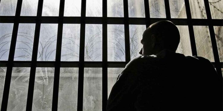 أسرى فلسطينيين يواصلون إضرابهم عن الطعام