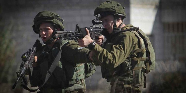 Palestinian boy killed and hundreds wounded in Israeli attacks in the West Bank