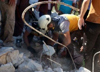 8 civilians killed by the Syrian regime's bombing of Idlib