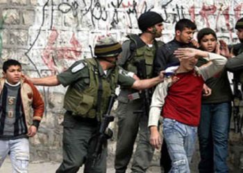الاحتلال الإسرائيلي يواصل انتهاكاته بحق الأطفال الفلسطينيين والمدافعين عنهم