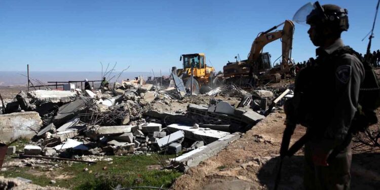 The Israeli occupation demolishes Palestinian homes in Umm el-Fahm