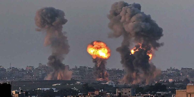 Israeli Bombs and Destroys 3 Poultry Farms in Gaza