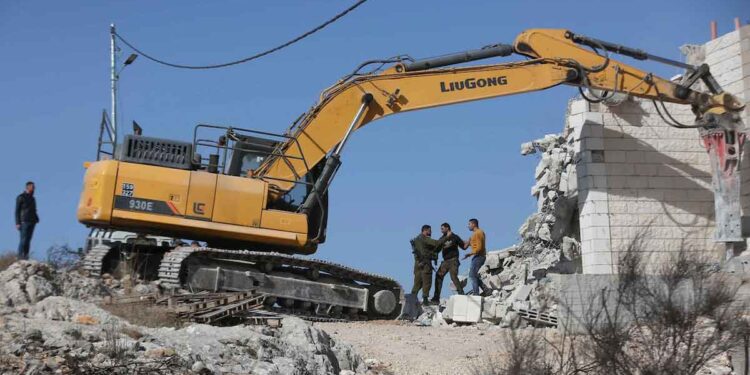 أوضاع الفلسطينيين تزداد سوءا