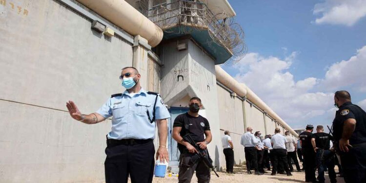 هروب أسرى من سجن جلبوع