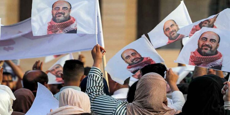 صورة من الارشيف