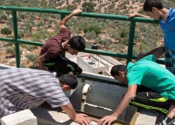 Settlers steal water while Palestinians suffer