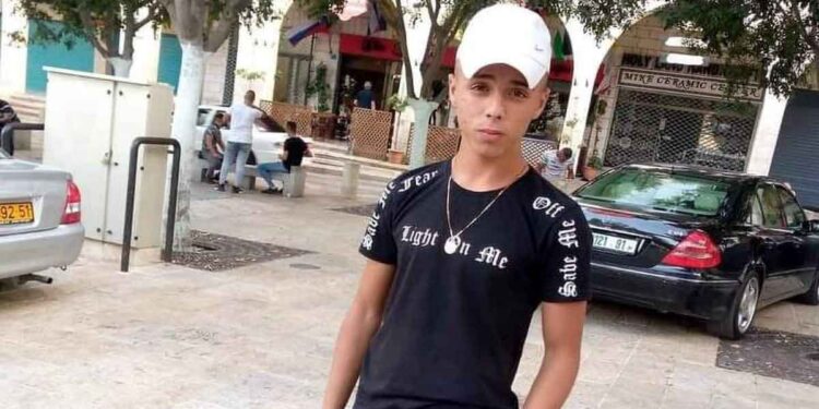 الطفل أمجد اسامة أبو سلطان (16 عاماً)