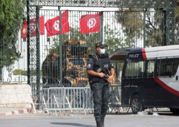 تونس.. اقتحام مقر قناة الزيتونة يثير قلق الصحفيين والإعلاميين