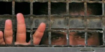 3 أسرى فلسطينيين يواصلون إضرابهم عن الطعام في سجون الاحتلال