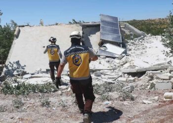 إصابة 10 أطفال من عائلة واحدة بقصف روسي – سوري على إدلب