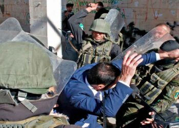 الأمن الفلسطيني يواصل انتهاكاته بحق 20 طالباً وناشطاً سياسيا