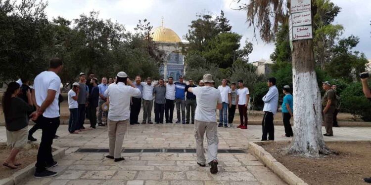 اقتحام المسجد الأقصى في مدينة القدس المحتلة