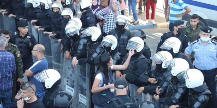 قوات الأمن التابعة للسلطة الفلسطينية مستمرة في قمع التجمعات السلمية