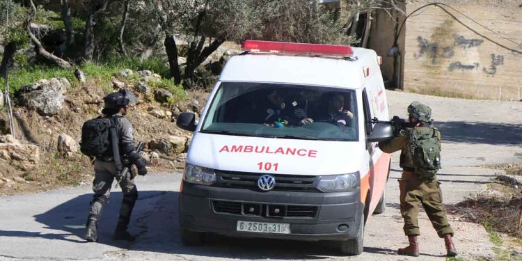 IOF Targets an Ambulance and Injures Dozens in the West Bank
