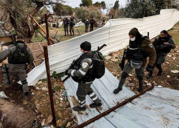 Israeli Bulldozers Demolish Palestinian-Owned House, Displaces its Residents