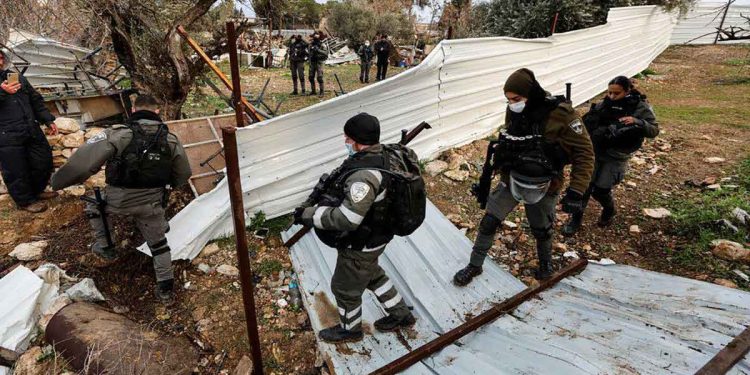 Israeli Bulldozers Demolish Palestinian-Owned House, Displaces its Residents
