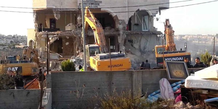 Israel Displaces Palestinian Family after Razing Home
