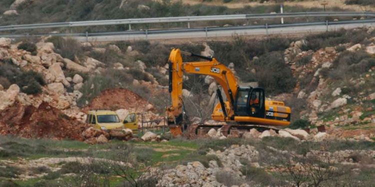 IOF Destroys Agricultural Lands, Arrests 13 Palestinians