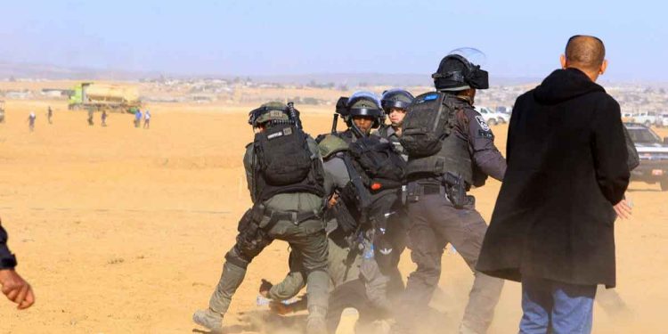 Israel Arrests More than 100 Palestinians in Negev