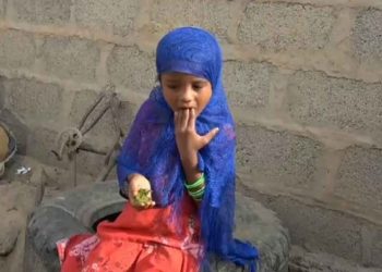 Yemeni Families Forced to Eat Leaves To Survive
